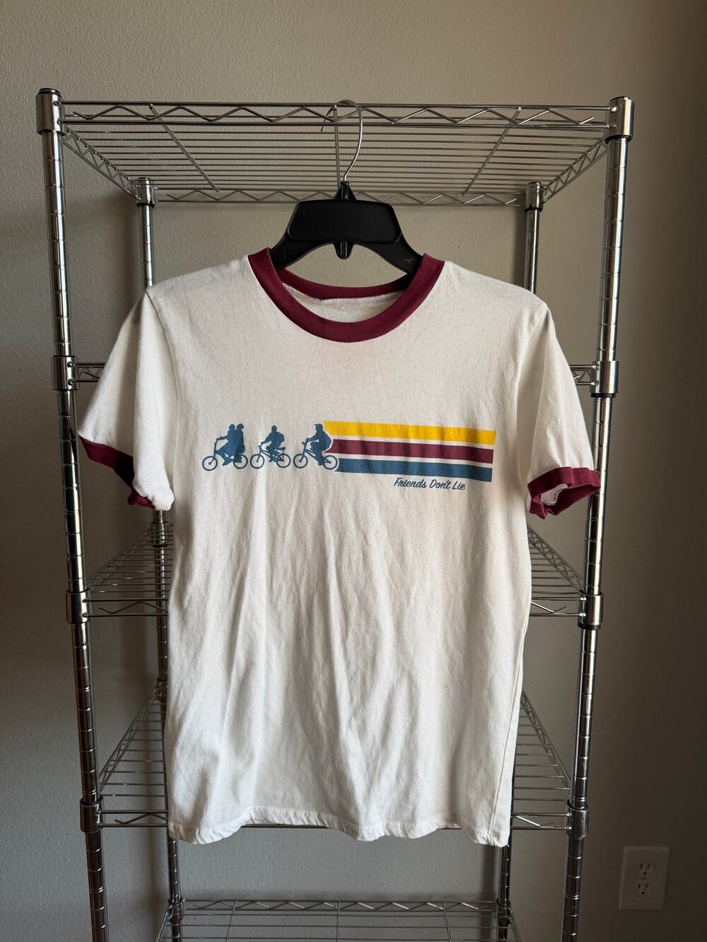 Stanger Things T-Shirt - Sz Small
